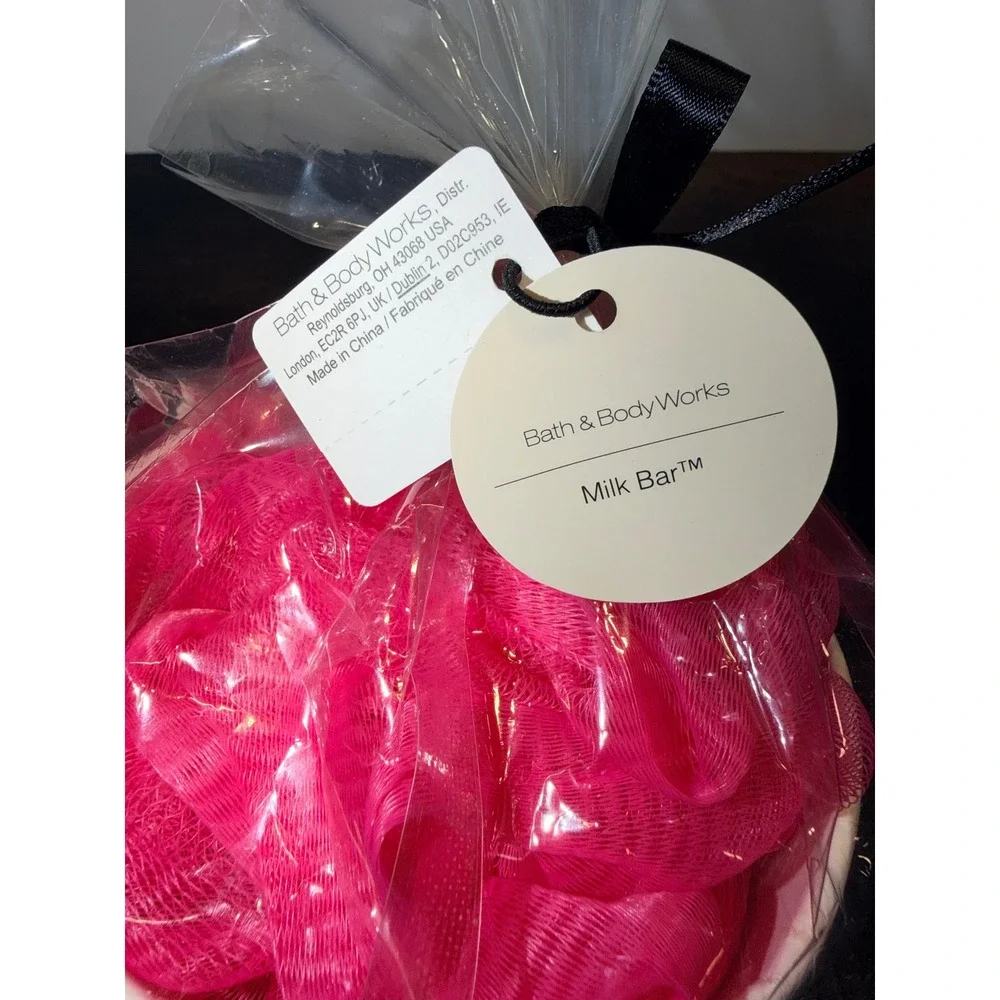 Bath‎ & Body Works Milk Bar Gift Set Pink Loofah & Wristband in Branded Tub New